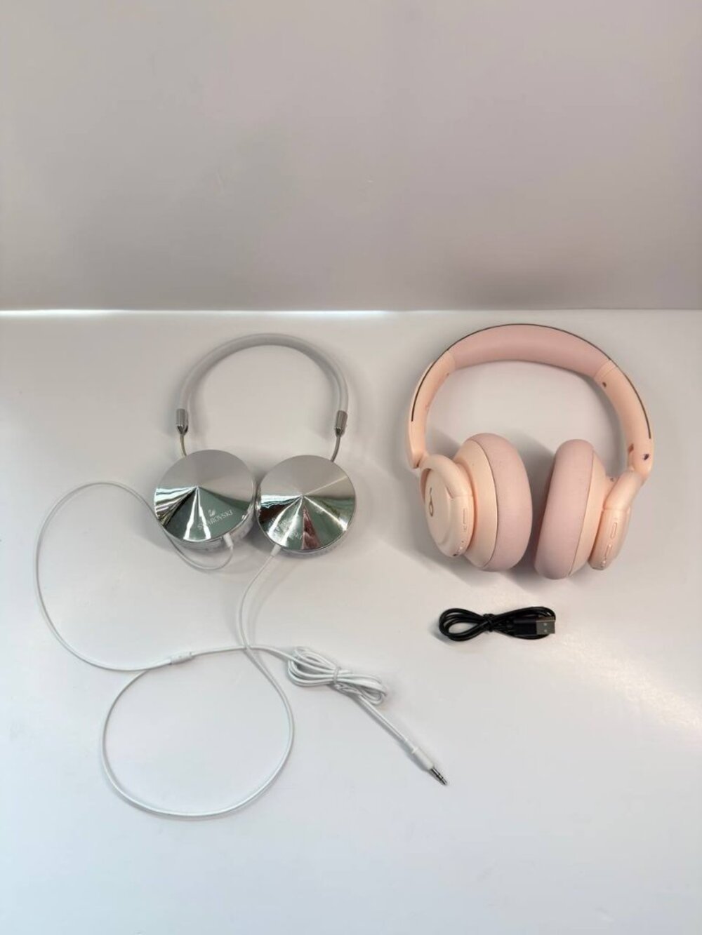 Women’s Headphones Bundle – Swarovski Luxury Edition + Soundcore Life Q30